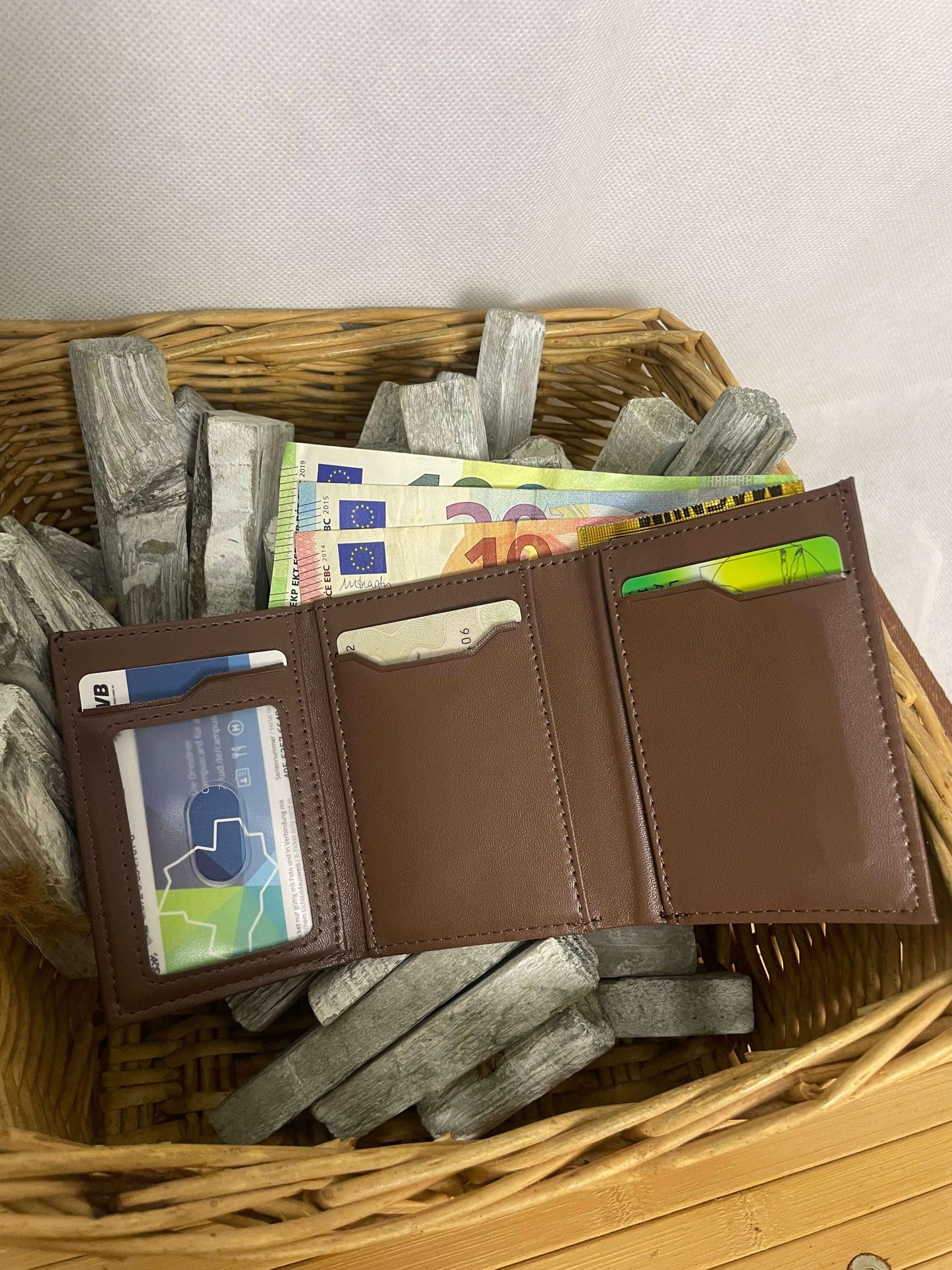 VELTICO Kreditkartenetui aus Metall – Slim Cardholder mit Pop-Up-Mechanismus