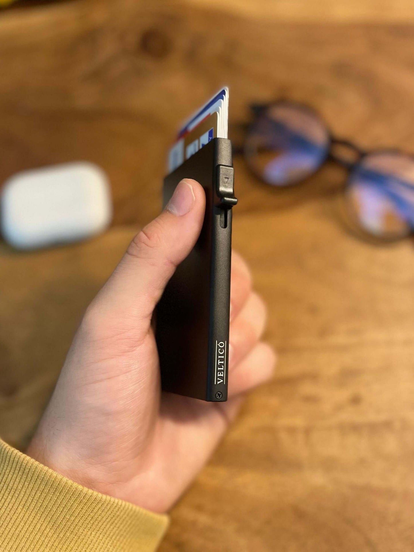 VELTICO Leder Wallet – kompaktes Slim Wallet mit RFID-Schutz